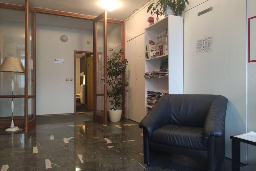 Studio Apartment "Iris" Ptuj Bagian luar foto