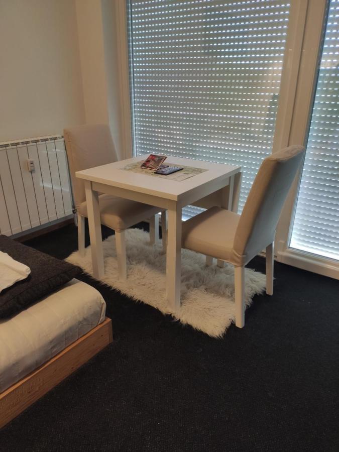 Studio Apartment "Iris" Ptuj Bagian luar foto